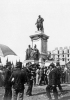 Inaugurazione del monumento a Camillo Benso di Cavour nella piazza a lui dedicata a Roma. Fotografia del 1895. (Roma, Museo di Roma, Archivio fotografico comunale)