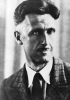 George Orwell in una fotografia degli anni Trenta.