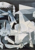 Guernica, dipinto da Pablo Picasso nel 1937, è dedicato al bombardamento della città spagnola ad opera di aerei tedeschi e italiani, su commissione del Partito comunista spagnolo. Picasso riadattò un’opera dedicata alla morte di un matador e percepì un compenso di 300 000 pesetas. (Madrid, Museo Reina Sofia)