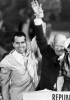 Il nuovo presidente degli Stati Uniti Dwight D. Eisenhower, a destra, festeggia la vittoria elettorale insieme al vicepresidente Richard Nixon e alle rispettive consorti. Fotografia del 1952. (Corbis Uk Ltd)