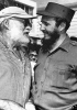 Fidel Castro, a destra, insieme allo scrittore americano Ernest Hemingway durante una battuta di pesca nel 1960.