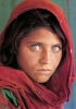 La foto fece il giro del mondo, nel 1985, sulla copertina della rivista «National Geographic», divenendo un simbolo della fierezza afghana e dell’oppressione sovietica. (Steve McCurry National Geographic)