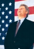 Clinton festeggia la vittoria alle elezioni presidenziali del 1992 cantando l’inno nazionale americano.