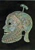 Elmo etrusco votivo da parata, in bronzo, risalente al IV secolo a.C. (Milano, Collezione privata)
