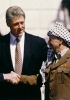 La storica stretta di mano
fra Rabin e Arafat, 13 settembre
1993, con Clinton a fianco.