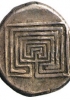 Moneta greca con impresso il disegno di un labirinto