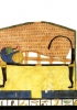 La mummia della regina Nefertari su un letto all’interno
di un chiosco. Le dee Iside e Nefti fiancheggiano la regina
in forma di falchi insieme a un airone cinerino
e a una divinità nilotica. Questa scena accompagna
il capitolo 17 del Libro dei morti raffigurato nella tomba
di Nefertari. (Araldo De Luca - White Star)